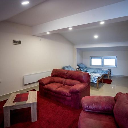 City Center Apartments Pirot Eksteriør bilde