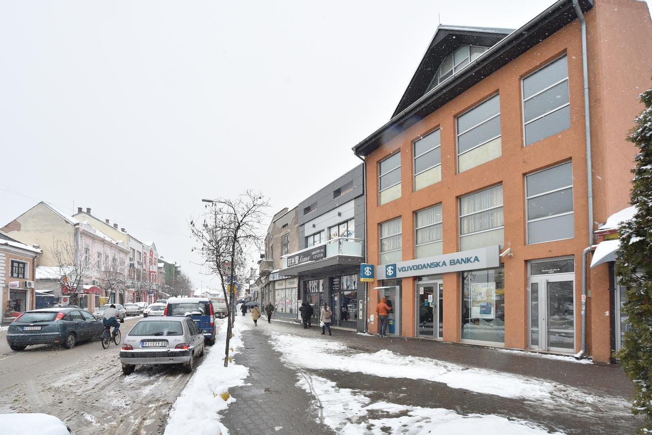 City Center Apartments Pirot Eksteriør bilde