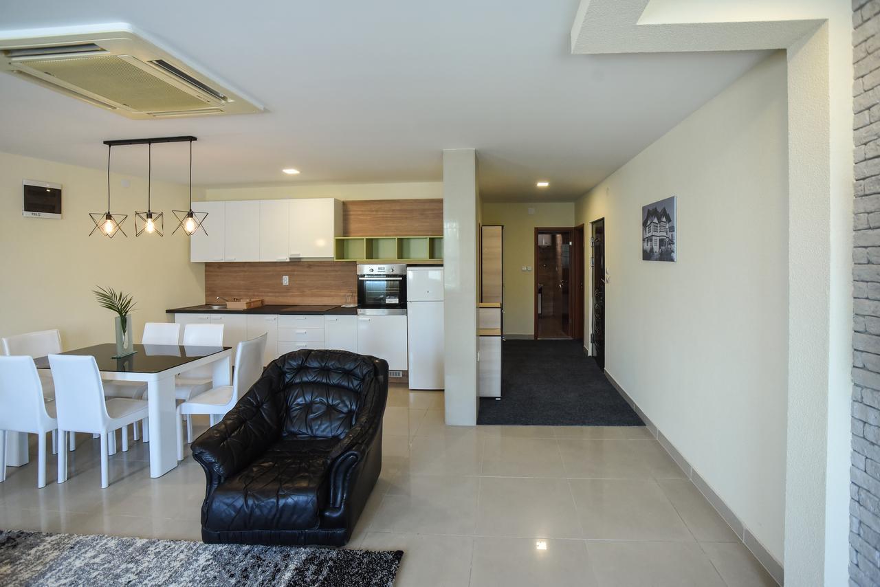 City Center Apartments Pirot Eksteriør bilde
