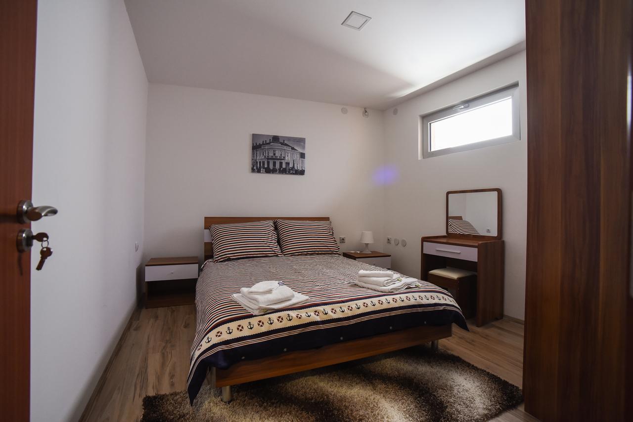 City Center Apartments Pirot Eksteriør bilde
