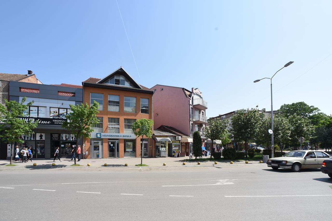 City Center Apartments Pirot Eksteriør bilde