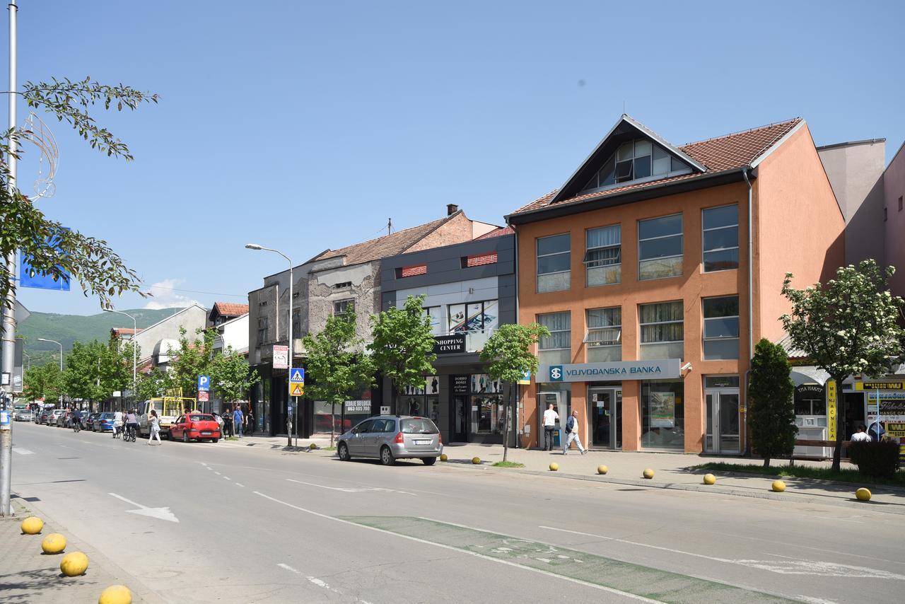 City Center Apartments Pirot Eksteriør bilde