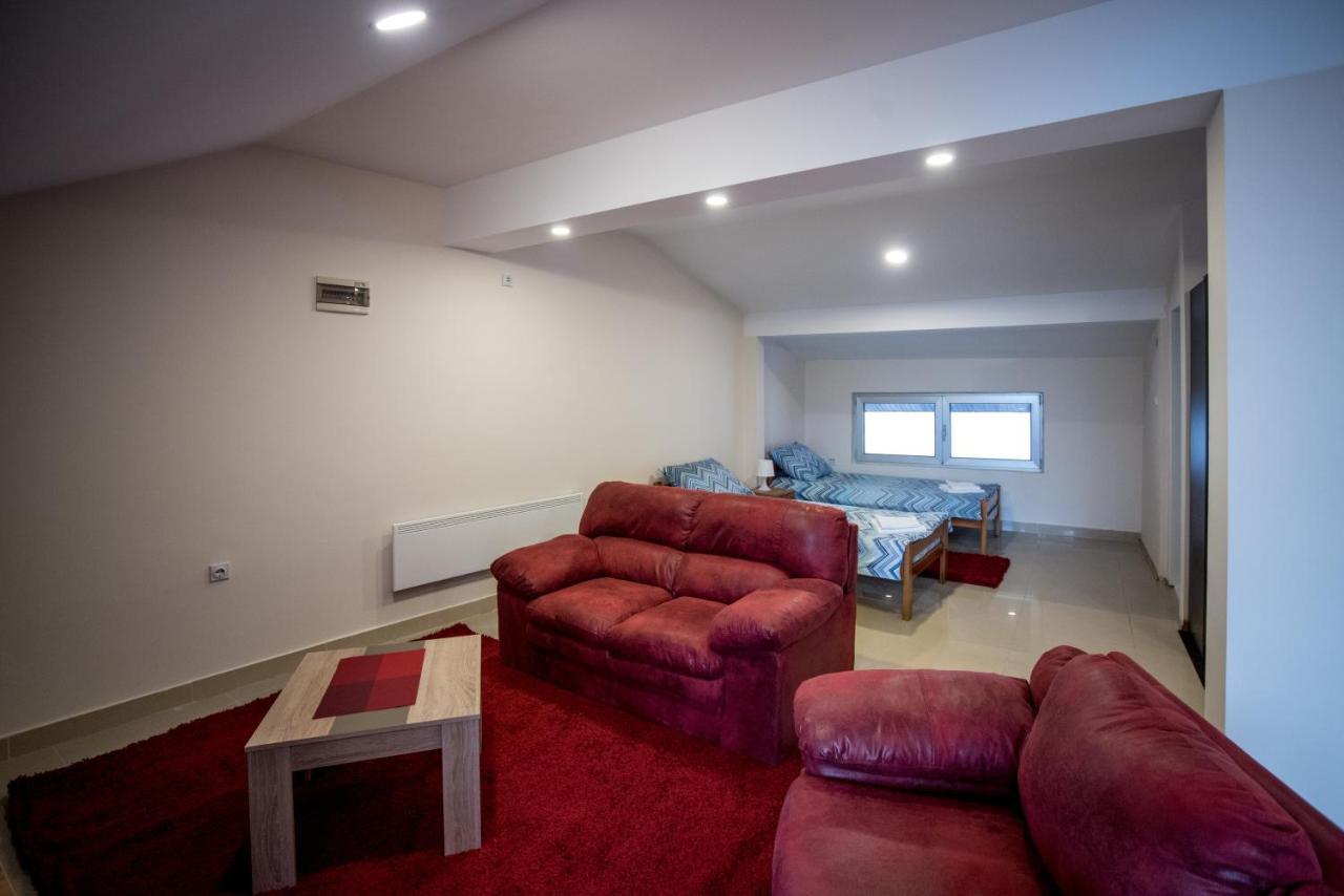 City Center Apartments Pirot Eksteriør bilde